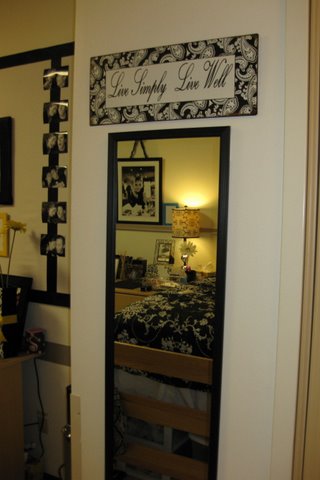 use mirrors to bounce light around the room, ideas for decorating dorm rooms