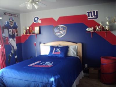 New York Giants Bedroom, Dianne Ahles, sports wall murals, sports theme bedding, cool bedrooms, bedroom decor ideas, decorating boys rooms, colors to paint a room, bedroom themes for boys