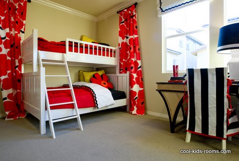 Colorful bedroom bor girls with space saving bunkbeds