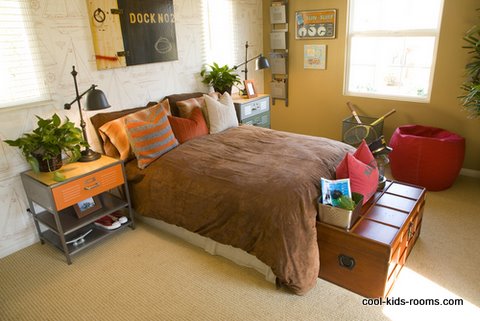 Sports themed bedroom for boys