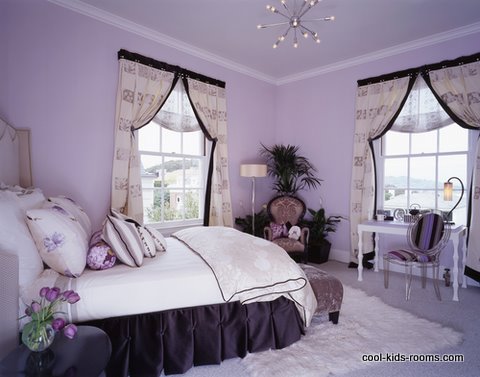 Girl's bedroom in Monochromatic color scheme